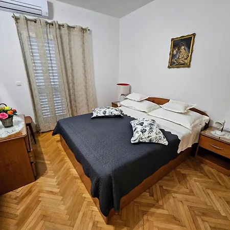Antonia 3*