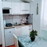 Antonia Konukevi 3*