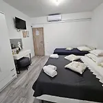 Antonia Konukevi 3*