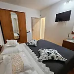 Konukevi Antonia Baška Voda