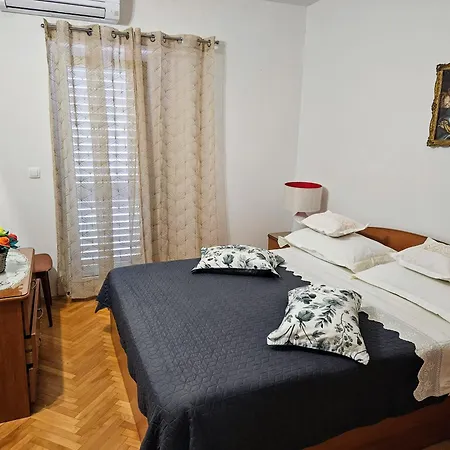 Konukevi Antonia Baška Voda