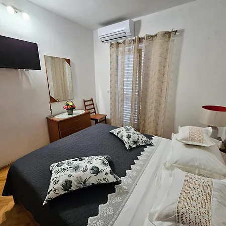Antonia 3*