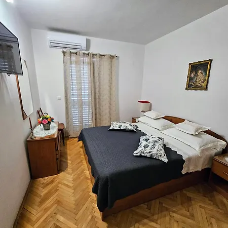 Antonia Baška Voda