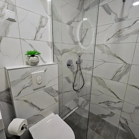 Antonia 3* באסקה וודה